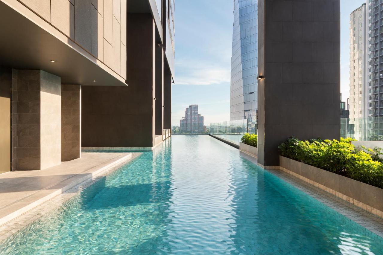 Hotel Ascott Thonglor Bangkok Exterior foto The Sky Pool